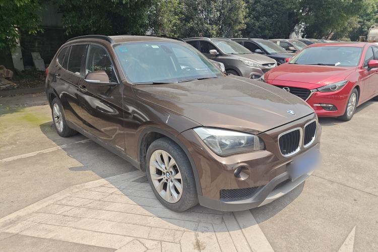 Used BMW X1 2013 sDrive18i Fashion Model Front Right 45 Deg
