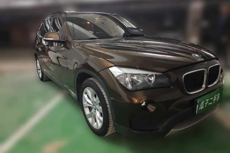Used BMW X1 2013 sDrive18i Fashion Model Front Right 45 Deg