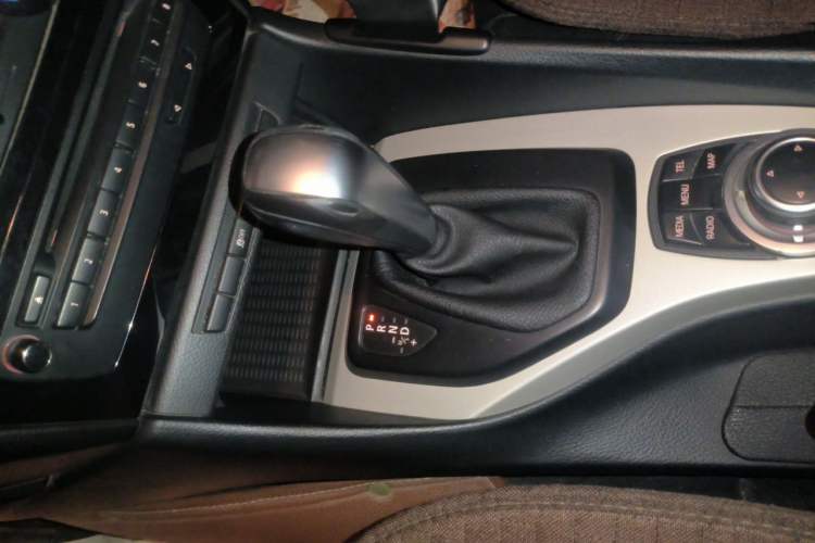 Used BMW X1 2013 sDrive18i Fashion Model Gear Lever