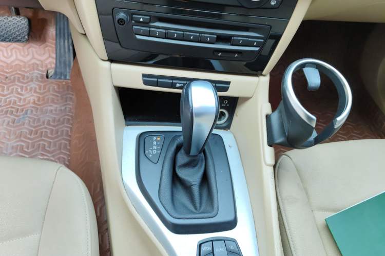 Used BMW X1 2013 sDrive18i Fashion Model Gear Lever