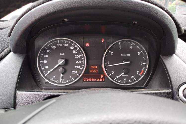 Used BMW X1 2013 sDrive18i Fashion Model Instrument Cluster