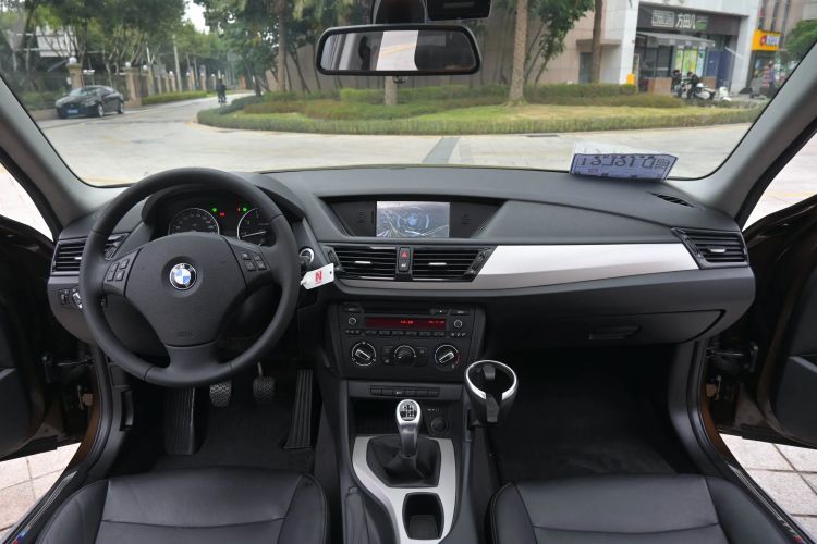 Used BMW X1 2013 sDrive18i manual model Interior 1