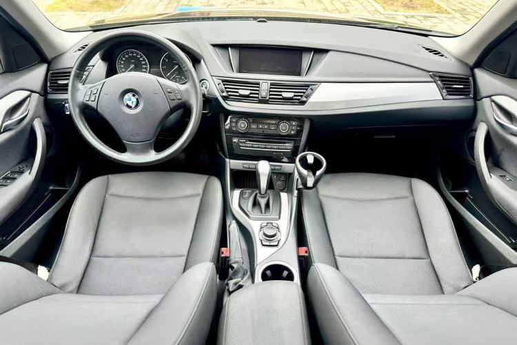 Used BMW X1 2013 sDrive18i Leading Model Interior 2