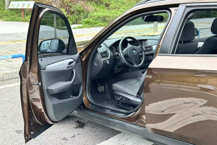 Used BMW X1 2013 sDrive18i Leading Model Interior 3