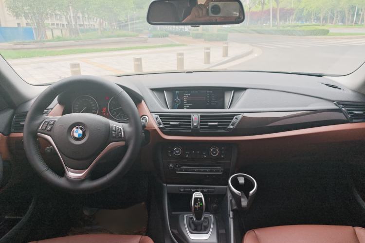 Used BMW X1 2013 sDrive20i Sports Design Package Interior 4
