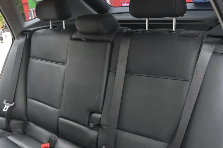 Used BMW X1 2013 sDrive18i manual model Interior 5