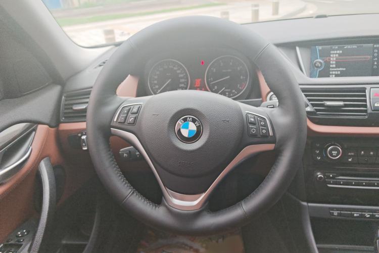 Used BMW X1 2013 sDrive20i Sports Design Package Interior 8