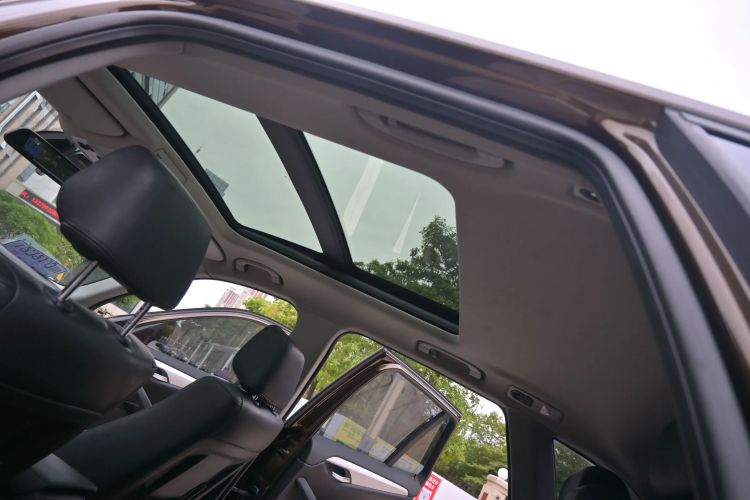 Used BMW X1 2013 sDrive18i manual model Interior 8