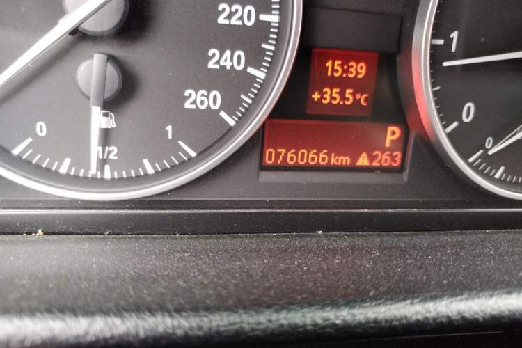 Used BMW X1 2013 sDrive18i Fashion Model Odometer Close Up