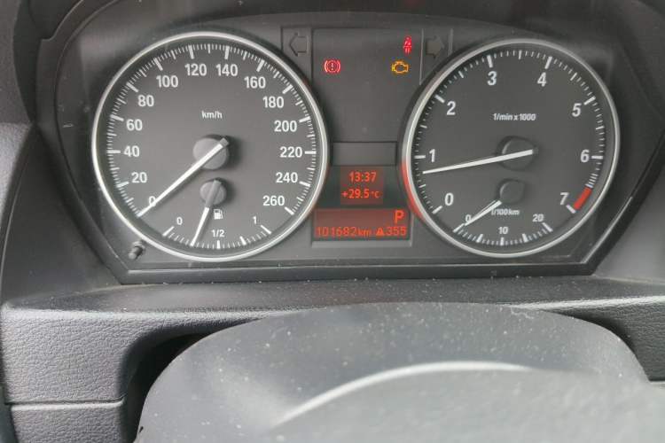 Used BMW X1 2013 sDrive18i Fashion Model Odometer Close Up