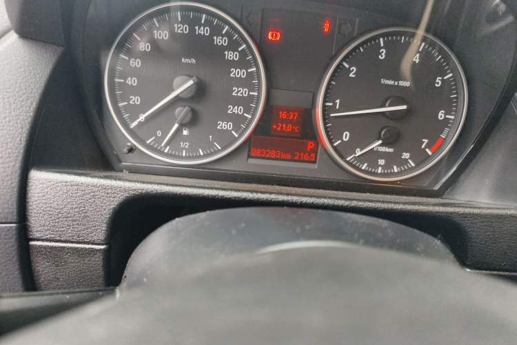 Used BMW X1 2013 sDrive18i Fashion Model Odometer Close Up