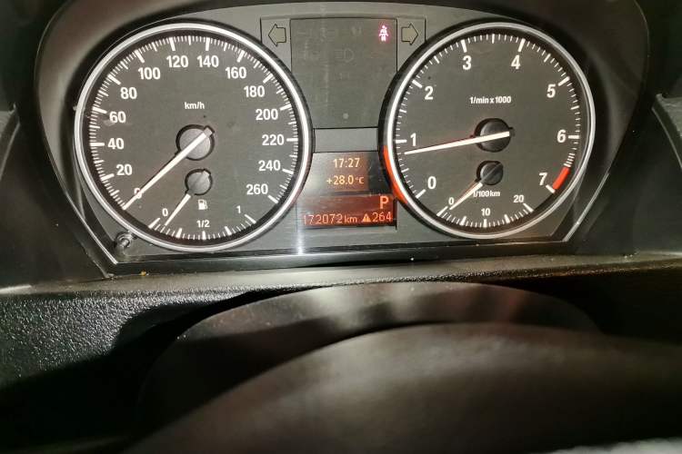 Used BMW X1 2013 sDrive18i Fashion Model Odometer Close Up