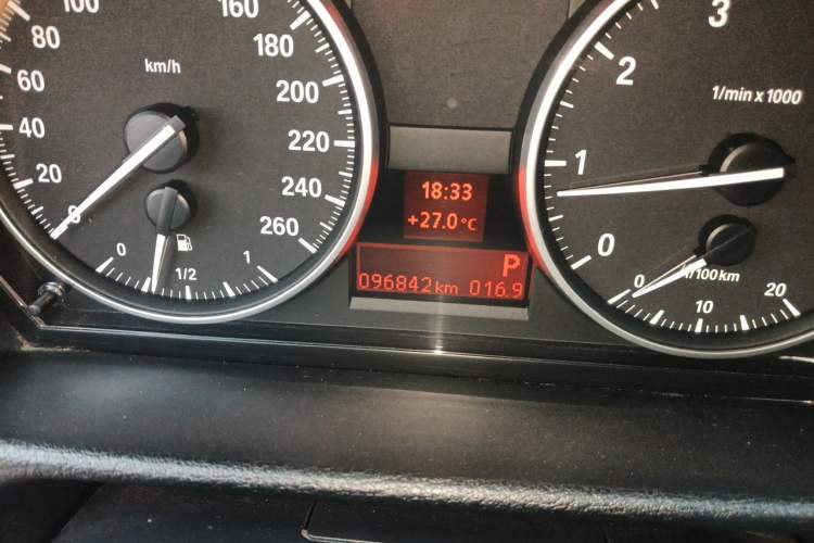Used BMW X1 2013 sDrive18i Leading Model Odometer Close Up