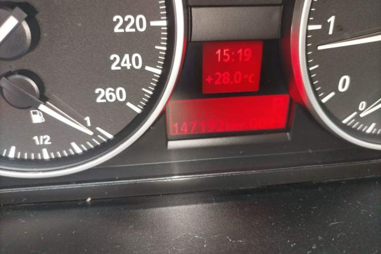 Used BMW X1 2013 sDrive18i Fashion Model Odometer Close Up