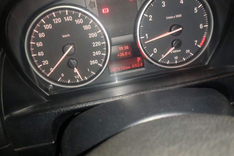 Used BMW X1 2013 sDrive18i Fashion Model Odometer Close Up