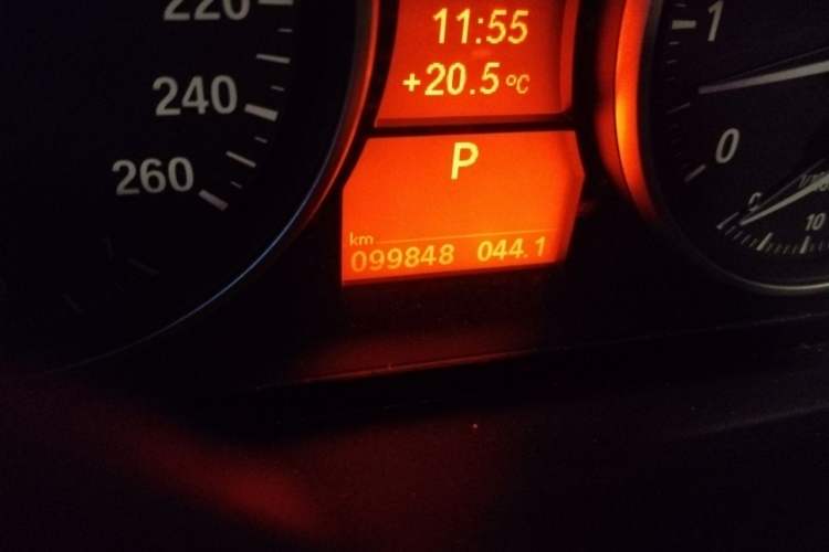 Used BMW X1 2013 sDrive20i Sports Design Package Odometer Close Up