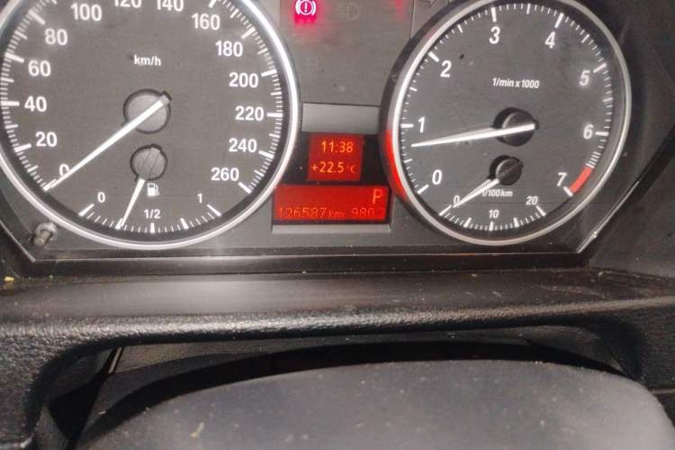 Used BMW X1 2013 sDrive18i Leading Model Odometer Close Up