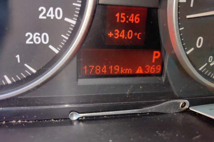 Used BMW X1 2013 sDrive18i Fashion Model Odometer Close Up