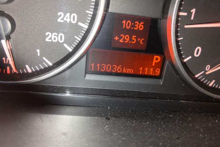 Used BMW X1 2013 sDrive18i Leading Model Odometer Close Up