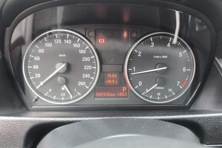 Used BMW X1 2013 sDrive18i Leading Model Odometer Close Up