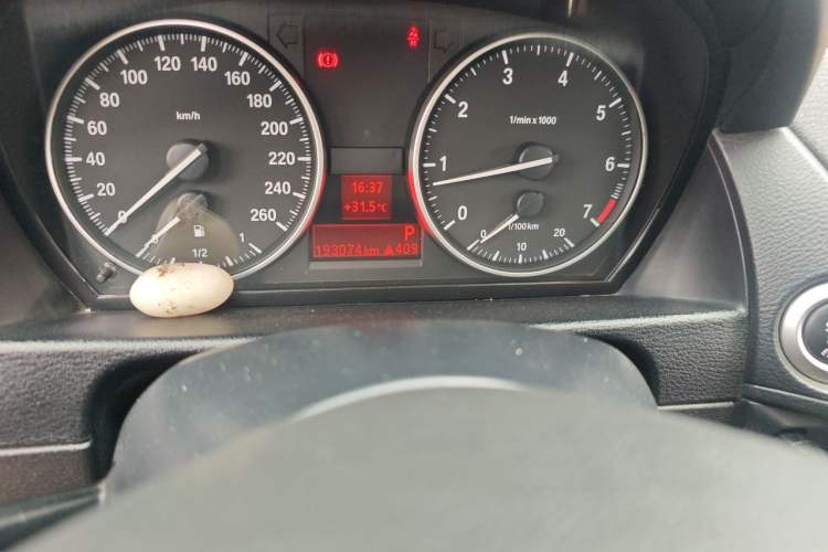 Used BMW X1 2013 sDrive18i Fashion Model Odometer Close Up