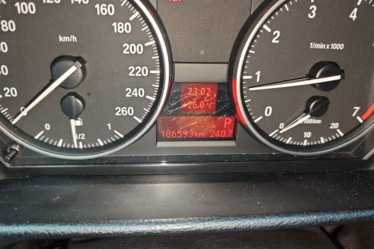 Used BMW X1 2013 sDrive18i Fashion Model Odometer Close Up