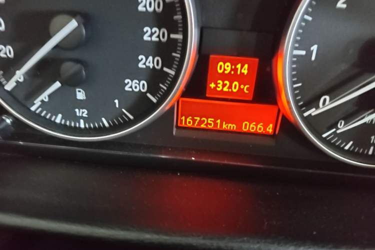 Used BMW X1 2013 sDrive18i Fashion Model Odometer Close Up