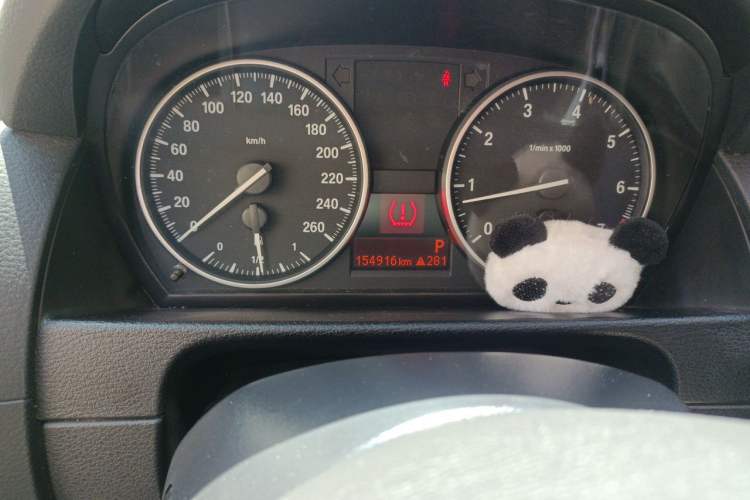 Used BMW X1 2013 sDrive18i Fashion Model Odometer Close Up