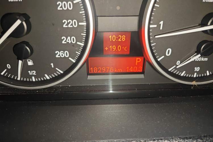 Used BMW X1 2013 sDrive18i Leading Model Odometer Close Up