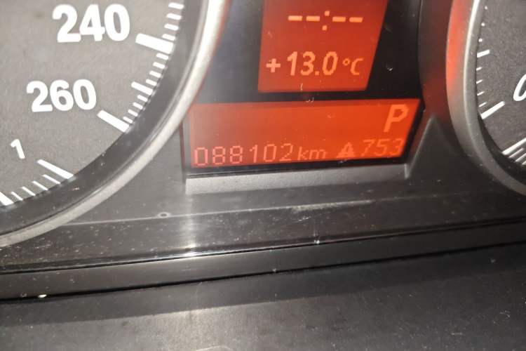 Used BMW X1 2013 sDrive18i Fashion Model Odometer Close Up