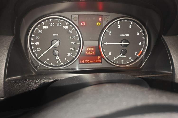 Used BMW X1 2013 sDrive18i Leading Model Odometer Close Up