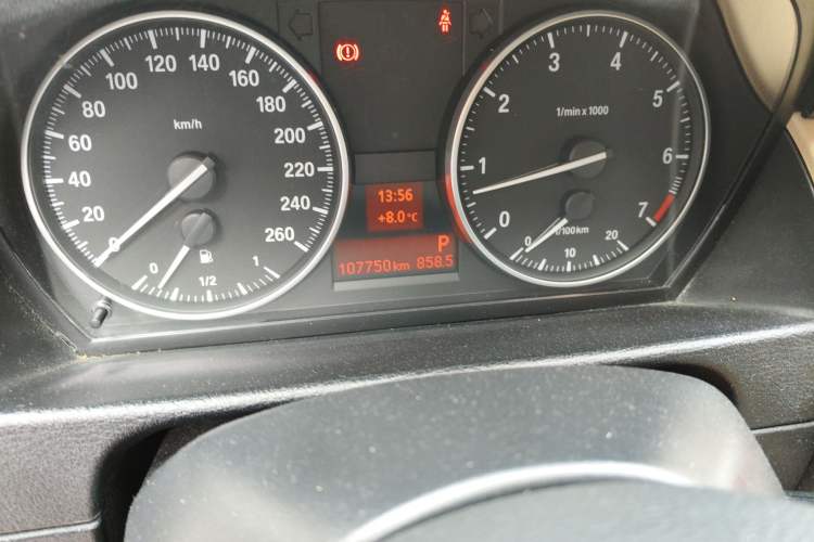 Used BMW X1 2013 sDrive18i Fashion Model Odometer Close Up