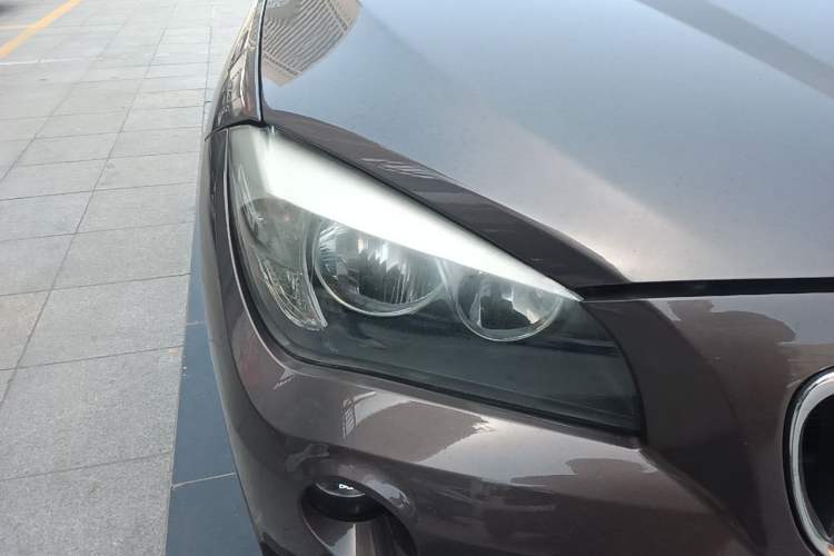 Used BMW X1 2013 sDrive18i Fashion Model Right Front Headlight