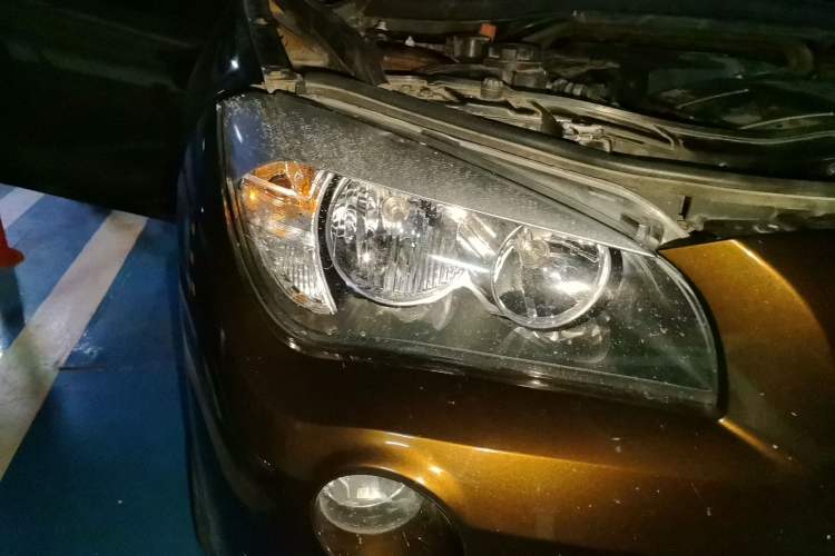 Used BMW X1 2013 sDrive18i Fashion Model Right Front Headlight