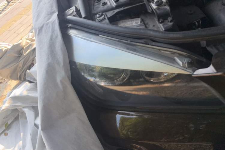 Used BMW X1 2013 sDrive18i Fashion Model Right Front Headlight
