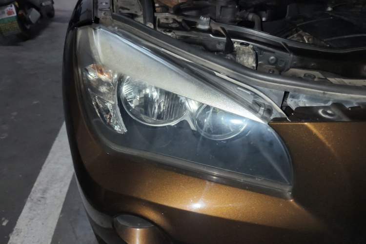 Used BMW X1 2013 sDrive18i Fashion Model Right Front Headlight