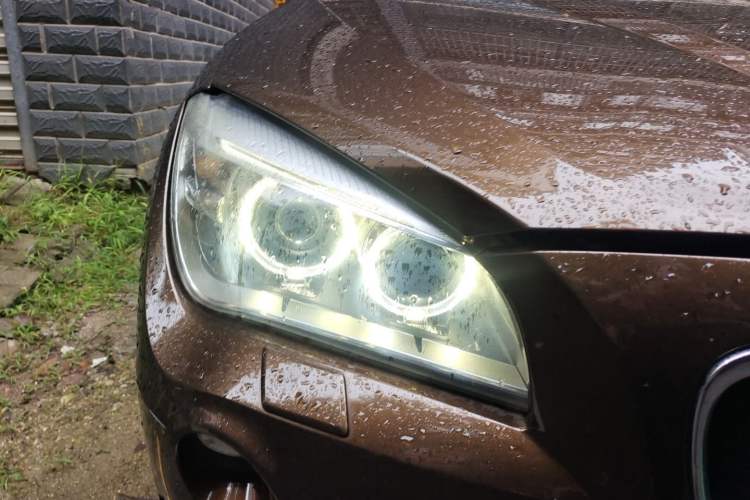 Used BMW X1 2013 sDrive18i Leading Model Right Front Headlight