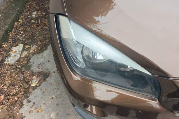 Used BMW X1 2013 sDrive18i Fashion Model Right Front Headlight