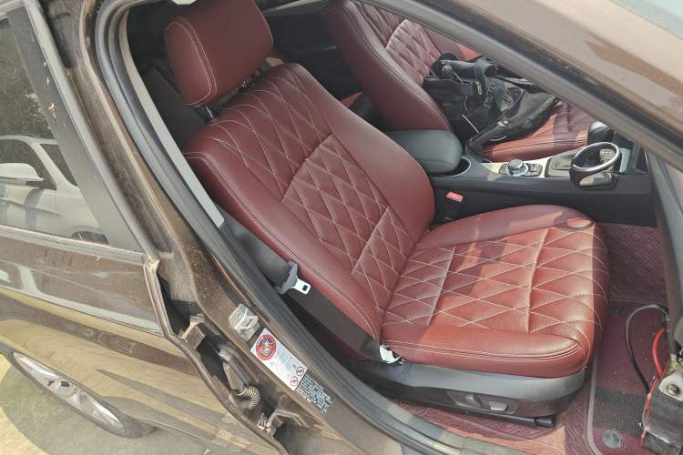 Used BMW X1 2013 sDrive18i Fashion Model Right Front Seat