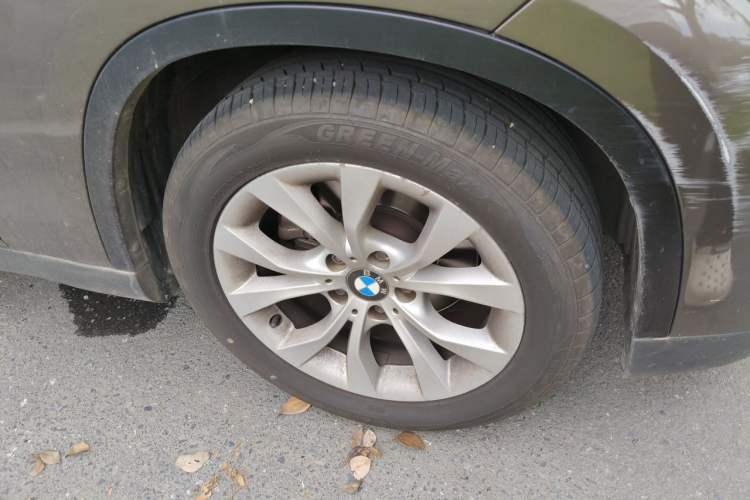 Used BMW X1 2013 sDrive18i Fashion Model Right Front Wheel Hub