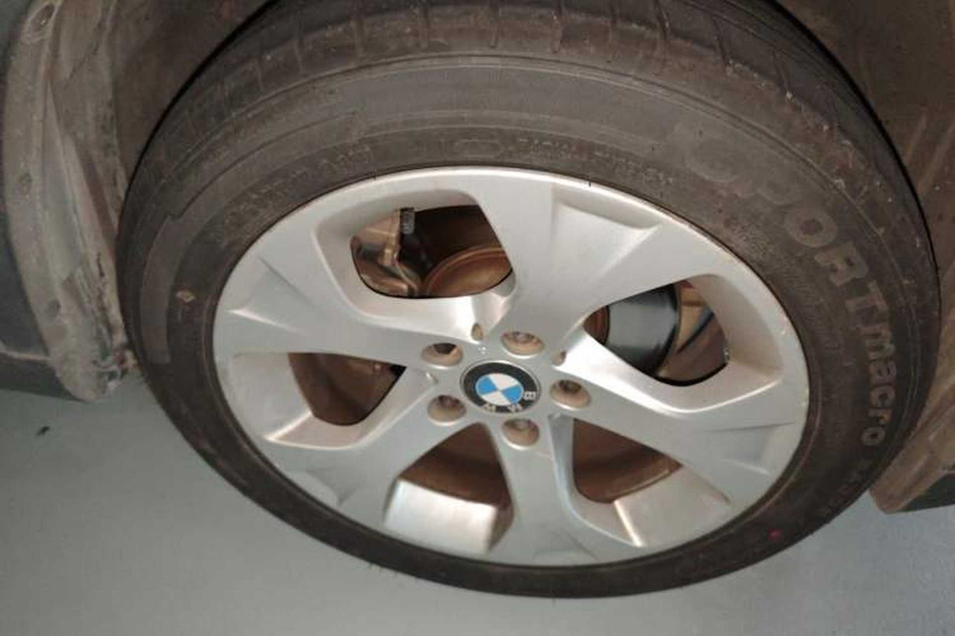 Used BMW X1 2013 sDrive18i Leading Model Right Front Wheel Hub