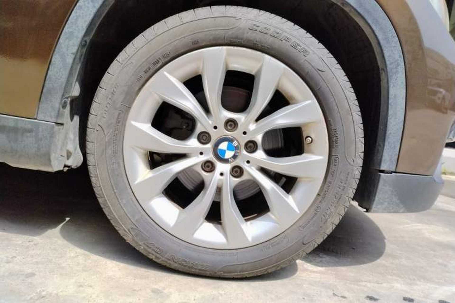 Used BMW X1 2013 sDrive18i Fashion Model Right Front Wheel Hub