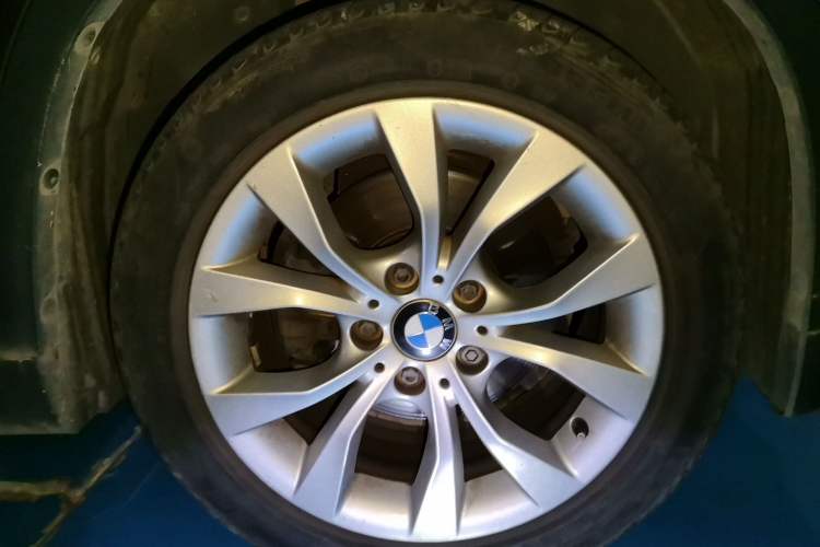 Used BMW X1 2013 sDrive18i Fashion Model Right Front Wheel Hub