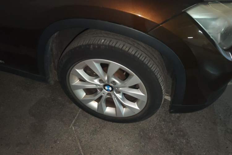 Used BMW X1 2013 sDrive18i Leading Model Right Front Wheel Hub