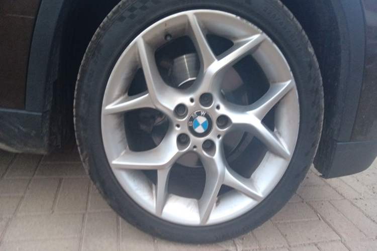 Used BMW X1 2013 xDrive20i X Design Package Right Front Wheel Hub