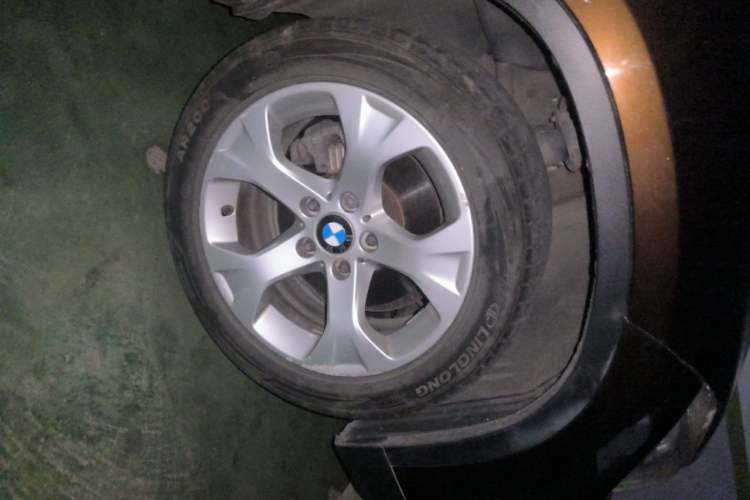 Used BMW X1 2013 sDrive18i Fashion Model Right Front Wheel Hub