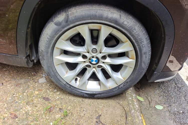 Used BMW X1 2013 sDrive18i Leading Model Right Front Wheel Hub