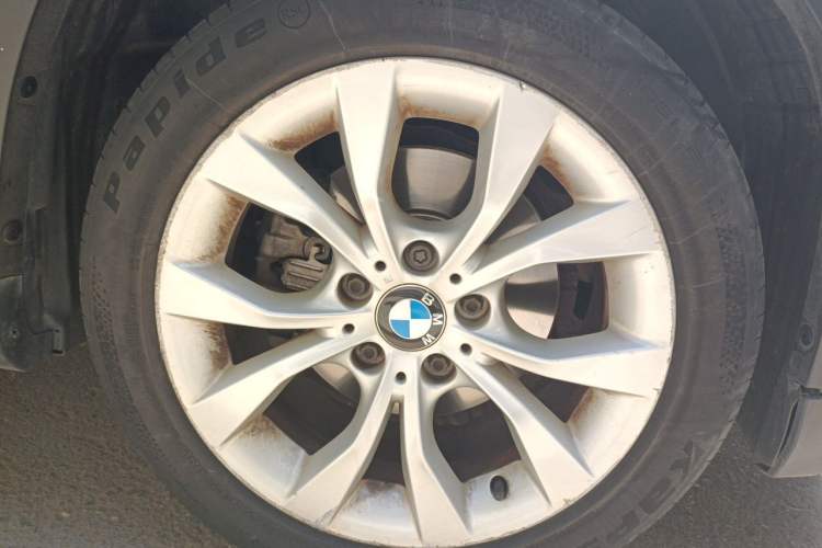 Used BMW X1 2013 sDrive18i Fashion Model Right Front Wheel Hub