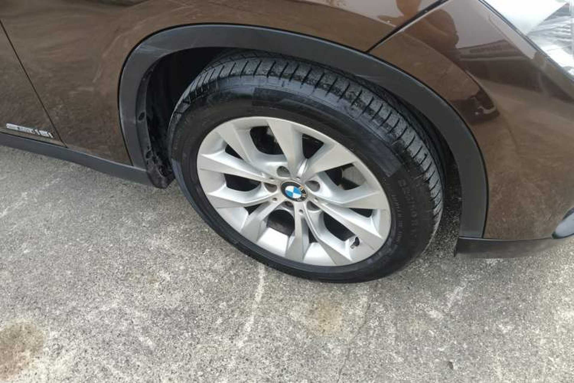 Used BMW X1 2013 sDrive18i Fashion Model Right Front Wheel Hub