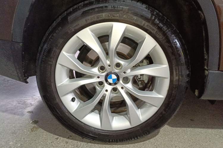 Used BMW X1 2013 sDrive18i Fashion Model Right Rear Wheel Hub